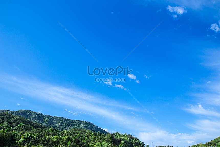 Sariwang Kalikasan Bundok Asul Na Langit Puting Ulap Background Larawan