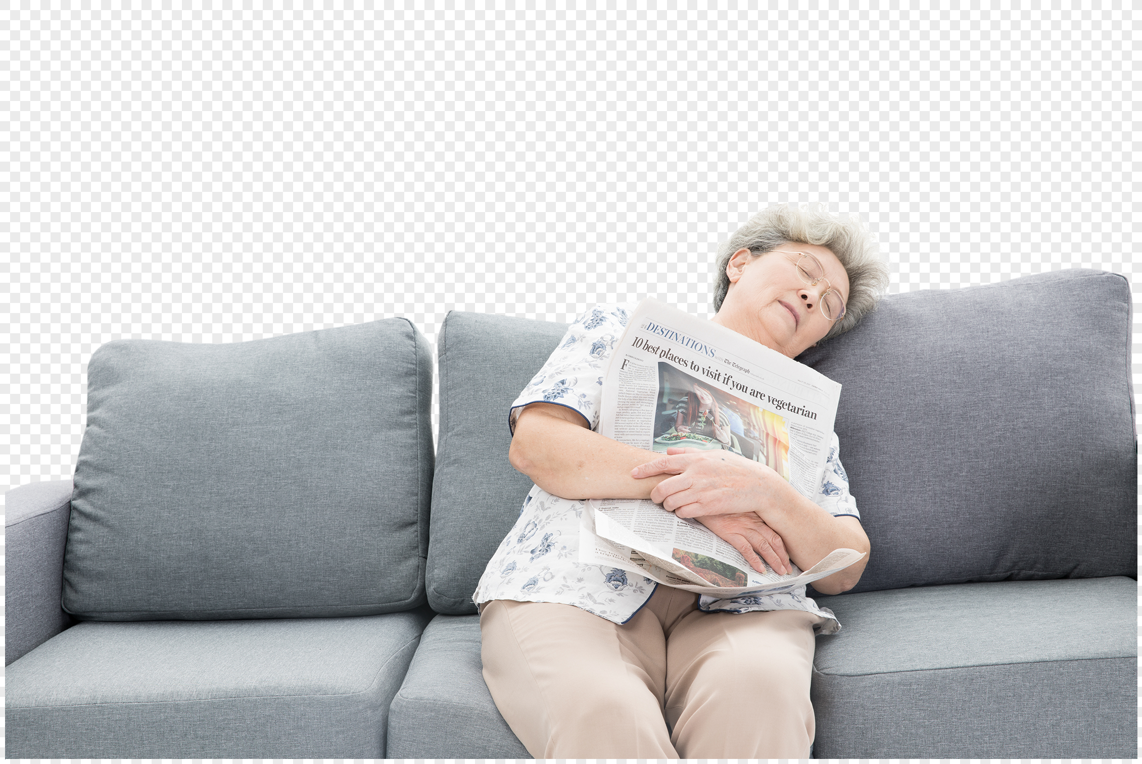 Бабушка спит на диване