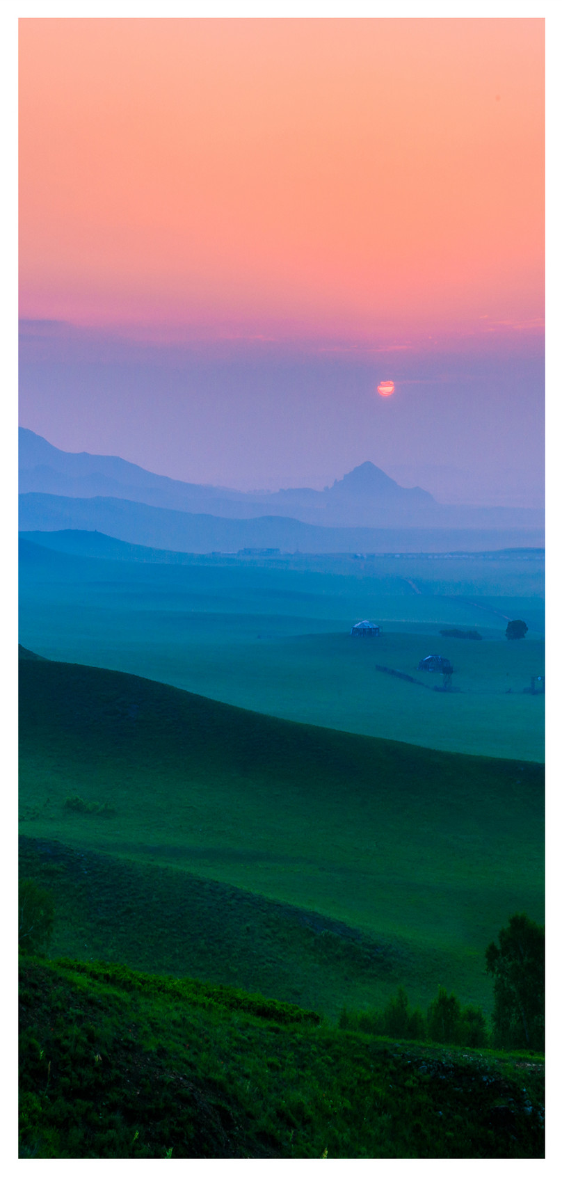 草原と日の出の携帯電話の壁紙イメージ 背景 Id 400458611 Prf画像