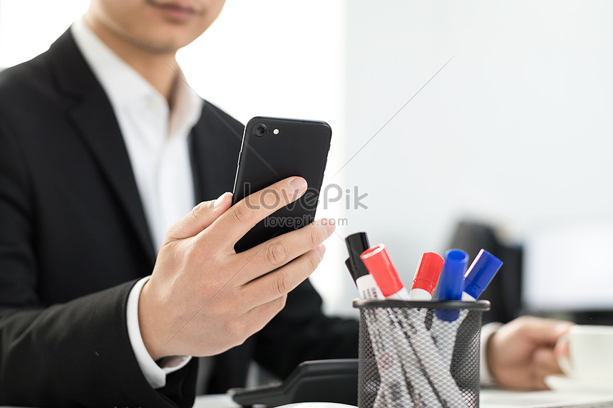 Use Mobile Phone In Work Picture And Hd Photos Free Download On Lovepik