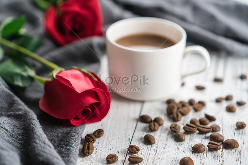 Ảnh hoa hồng lãng mạn kết hợp hạt cà phê đầy cảm xúc và tinh tế thực sự đáng để thưởng thức. Hãy cảm nhận và khám phá những thế giới tuyệt vời trong những hình ảnh này!
