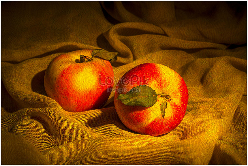 Bộ sưu tập ảnh quả táo tĩnh vật sẽ khiến bạn phải trầm trồ về tính cách đẹp của mẫu táo. Với sắc đỏ tươi sáng và hình dáng đầy uốn cong, táo trở thành đề tài hoàn hảo cho nghệ thuật tĩnh vật. Tải xuống miễn phí những bức tranh táo tuyệt đẹp và tận hưởng niềm vui sáng tạo.