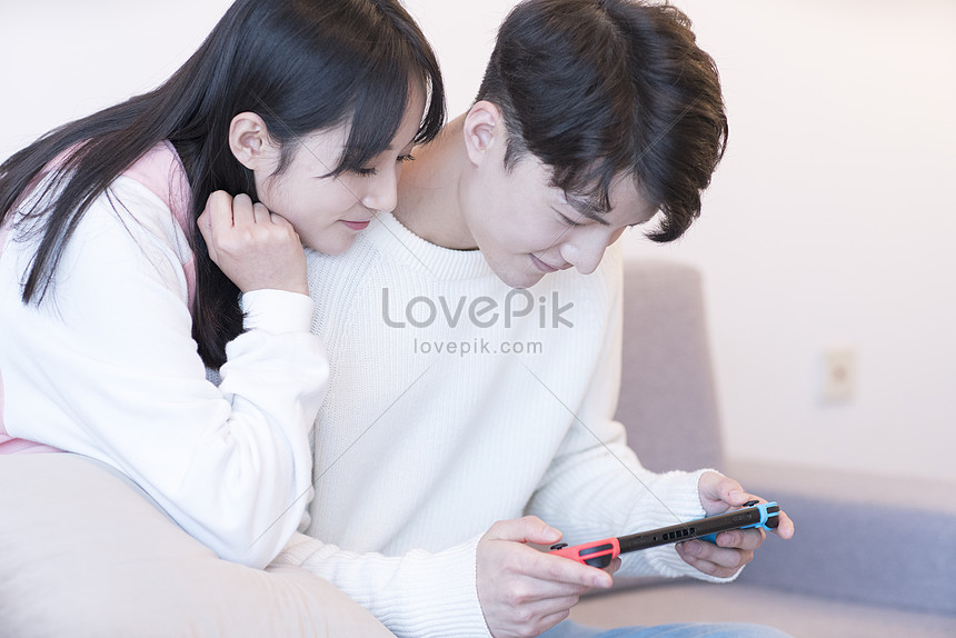 Couples Play Games Together Picture And Hd Photos Free Download On Lovepik 