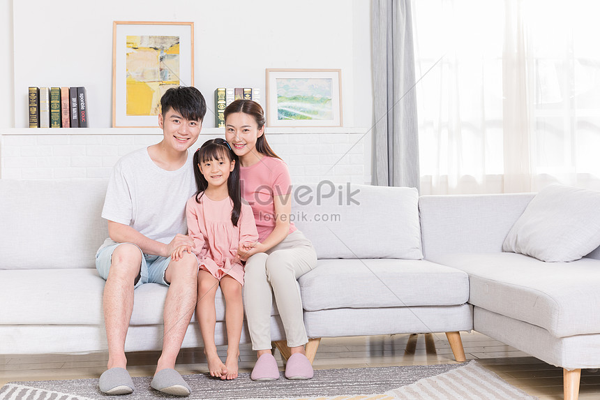 A Happy Family Picture And HD Photos | Free Download On Lovepik