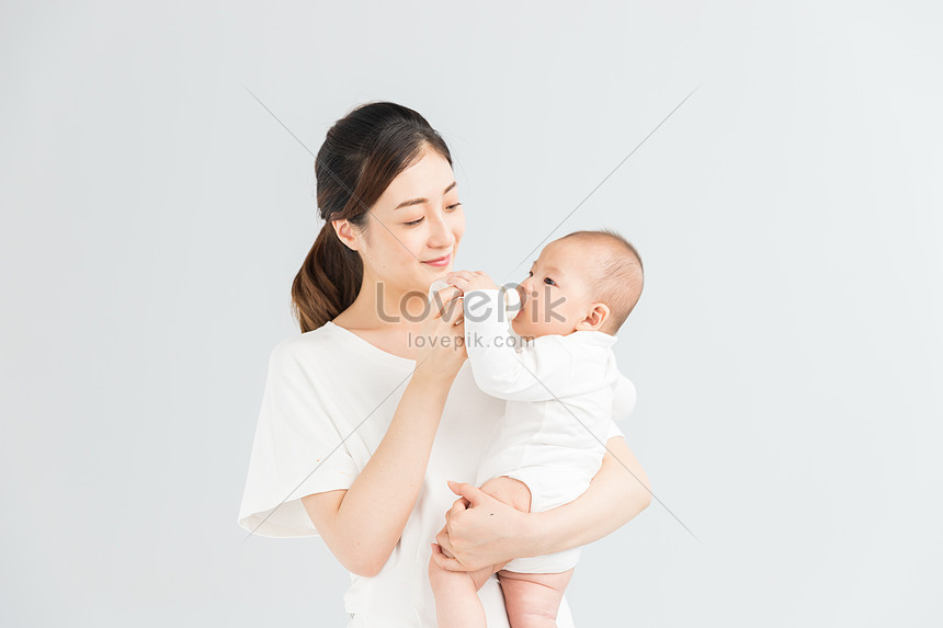 Mother And Child Feed The Baby Picture And HD Photos | Free Download On ...