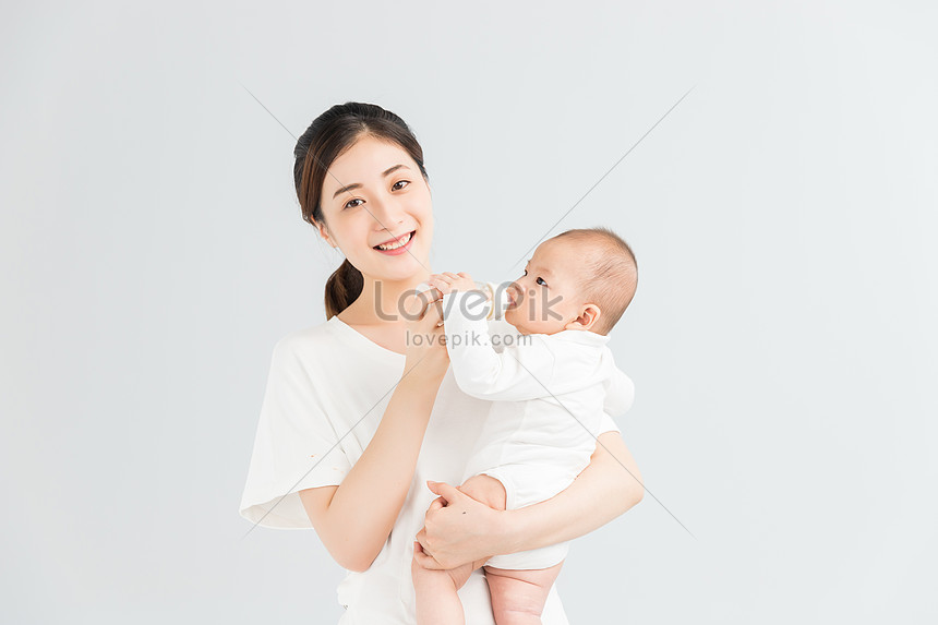 Mother And Child Feed The Baby Picture And HD Photos | Free Download On ...