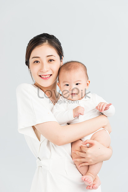 Mothers And Babies Hold Their Babies In Their Arms Picture And HD ...