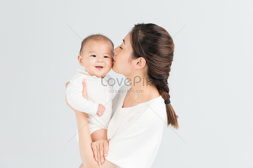 Mothers And Babies Kiss Their Babies Picture And HD Photos Free Download On Lovepik