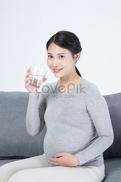 Pregnant Women Drink Water Picture And Hd Photos Free Download On Lovepik