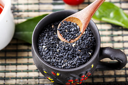 black sesame seeds