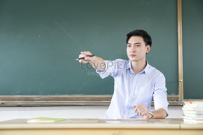 Male Teachers In Class Picture And HD Photos | Free Download On Lovepik