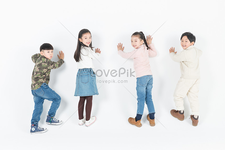 Children Play Happily Picture And HD Photos | Free Download On Lovepik