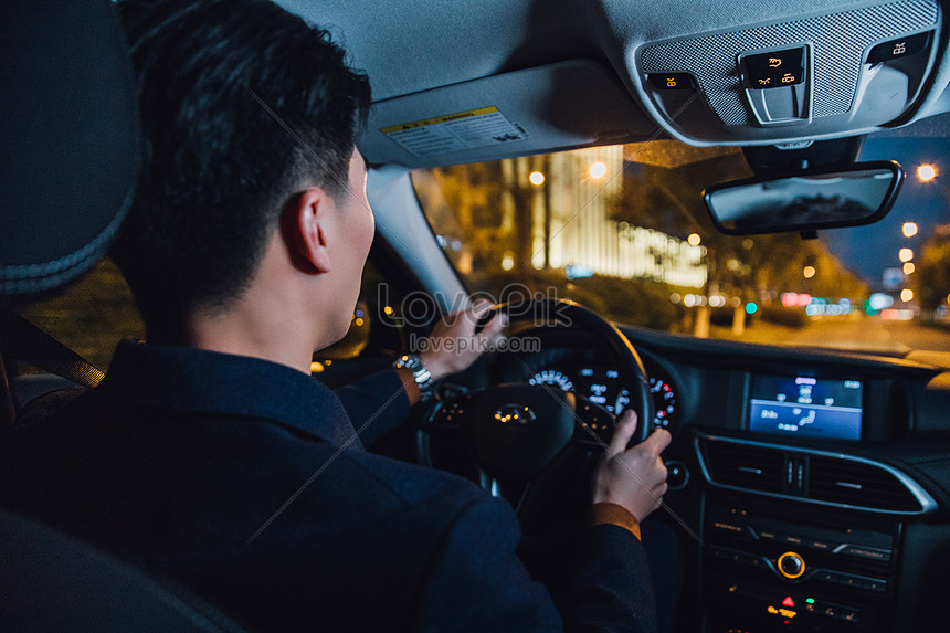 Lái xe ban đêm: Ban đêm đường sá trở nên xì tối và nguy hiểm, nhưng đó cũng là khoảng thời gian thú vị để lái xe. Hãy dành thời gian để xem hình ảnh về lái xe ban đêm, hãy để khung cảnh ấn tượng cùng ánh đèn chiếu sáng đường phố tạo nên những trải nghiệm thú vị và khó quên.