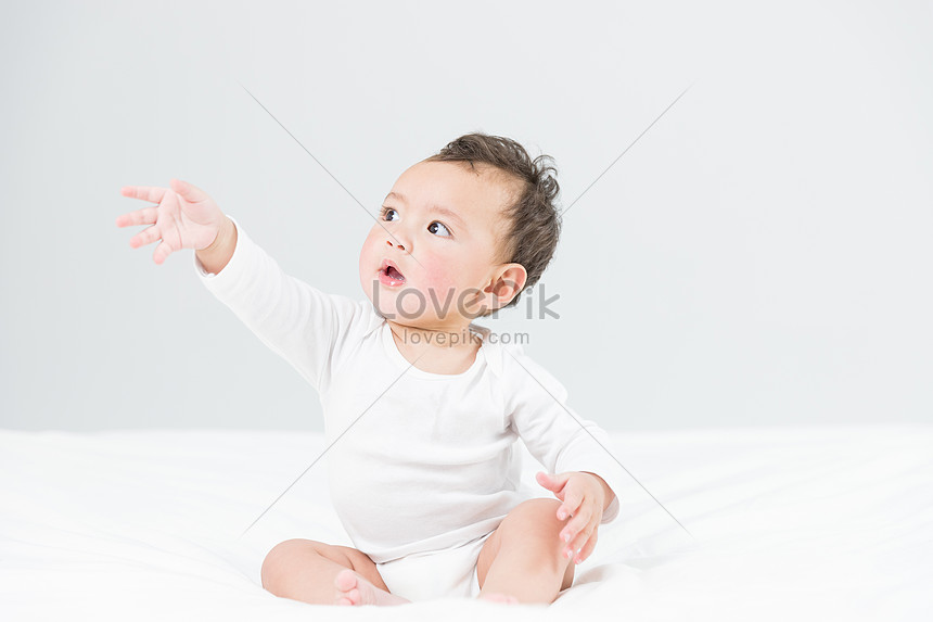 Baby Reach Out Picture And HD Photos | Free Download On Lovepik