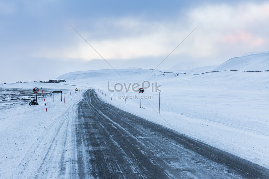 Scenery Of The Svalbard Islands In The Arctic Picture And HD Photos ...