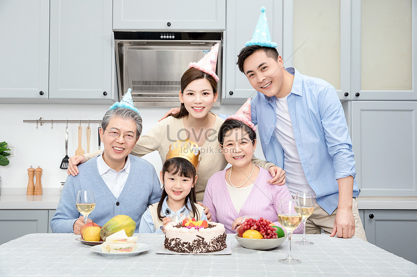 Tình yêu gia đình là vô giá. Hãy đến xem hình ảnh kỉ niệm sinh nhật gia đình và cùng chia sẻ niềm vui cùng những bữa tiệc đầy màu sắc và hạnh phúc của những gia đình đáng yêu nhất.
