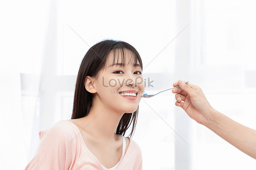 Husband Feeds Mother To Eat Fruit Salad Picture And HD Photos | Free ...