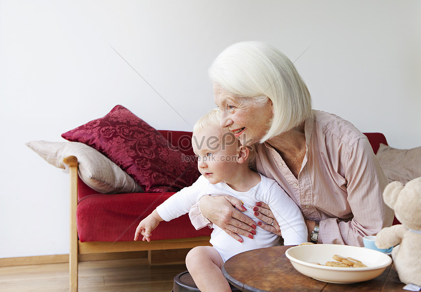 A Grandmother Talking To Her Grandson Picture And Hd Photos Free Download On Lovepik