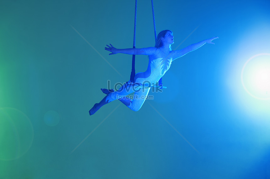 Aerial Acrobatics Picture And HD Photos | Free Download On Lovepik