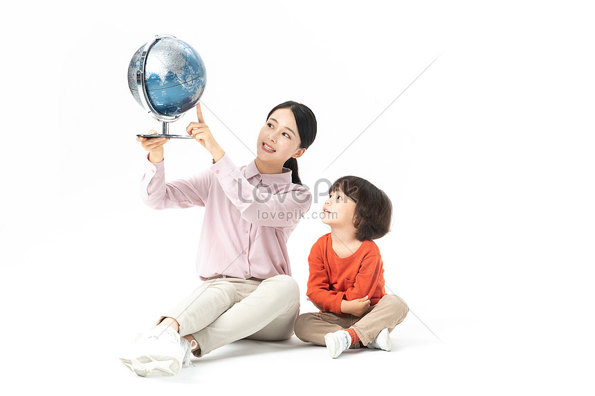 Child Preschool Teacher Takes Students To See The Globe Picture And HD ...