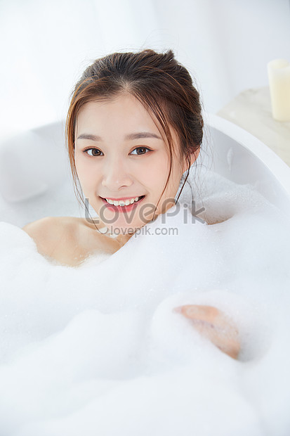 Female Lying In The Bathtub And Taking A Bubble Bath Picture And Hd Photos Free Download On