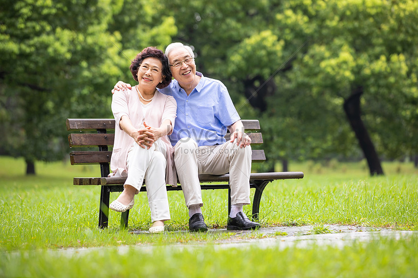 Loving Elderly Couple In The Park Picture And HD Photos | Free Download