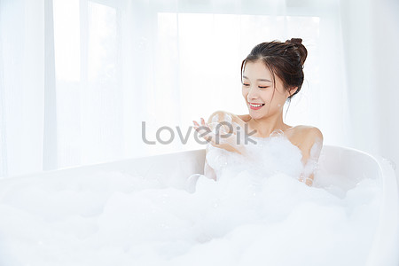 Фото ног в ванной с пеной девушка