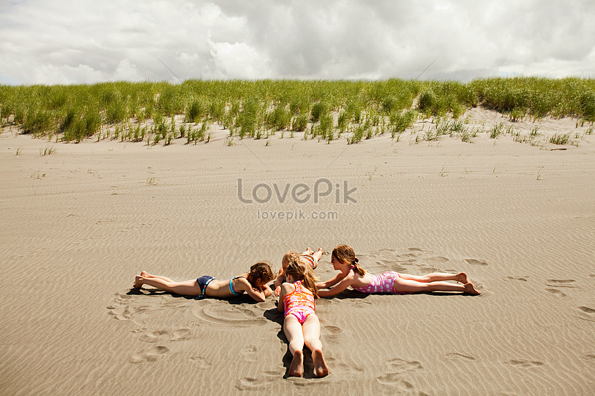Бесплатное скачивание фото Лесбиянки, любящие пляж
