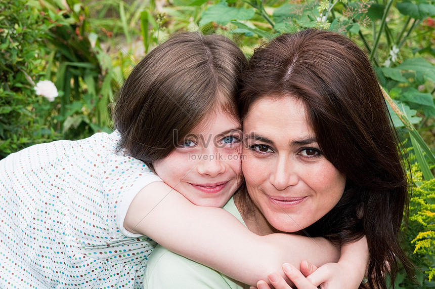 Mother And Daughter Picture And Hd Photos Free Download On Lovepik