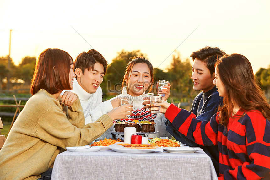 Youth Dinner Clink Picture And HD Photos | Free Download On Lovepik