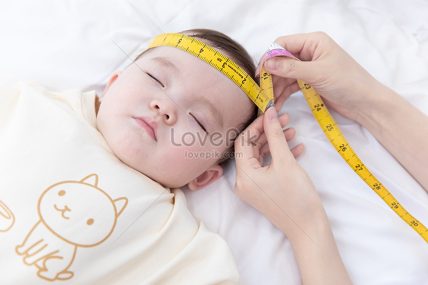 아기 머리 둘레 측정 사진 무료 다운로드 - Lovepik