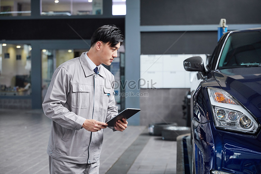 Ảnh thợ sửa ô tô sẽ khiến bạn cảm thấy thích thú và tự tin hơn khi đem xe của mình đến sửa chữa.