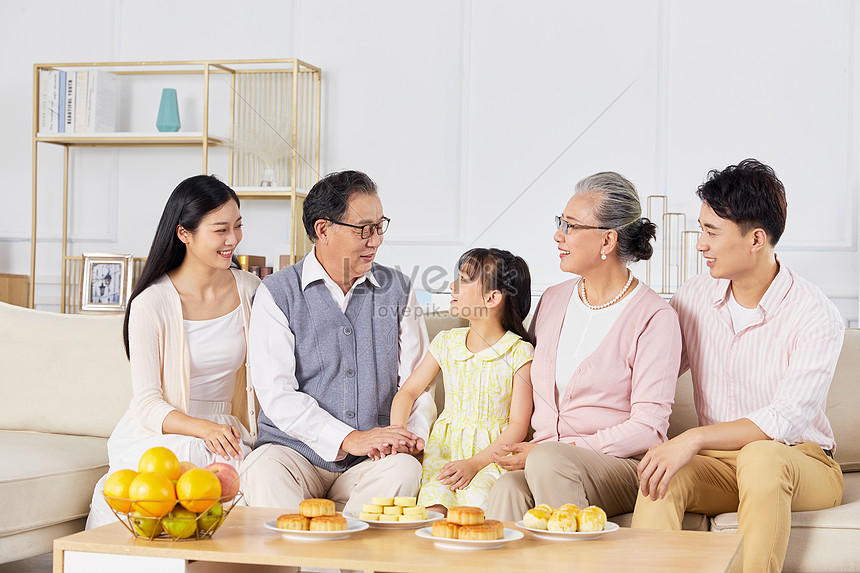 Family Reunion On Mid Autumn Festival Picture And HD Photos | Free ...