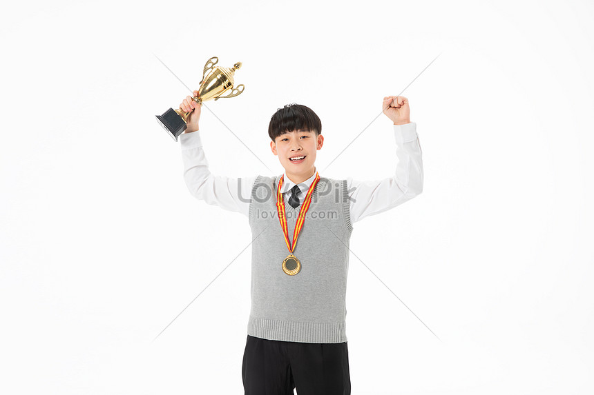 Junior High School Boys Winning Trophy Picture And HD Photos | Free ...