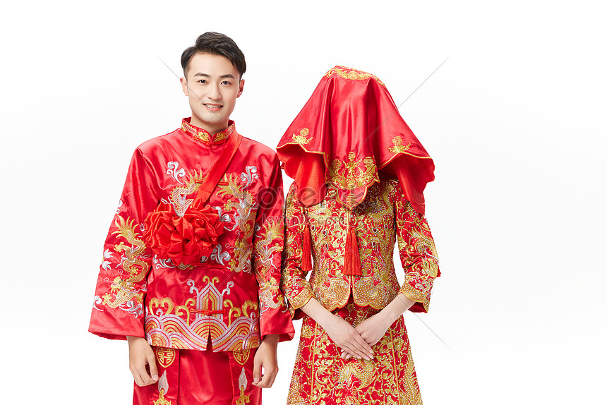 Hãy tham gia chương trình đám cưới truyền thống Trung Quốc đầy phong cách với các nghi lễ trang trọng, trang phục truyền thống và những bức ảnh chụp đẹp nhất về đám cưới của bạn để khẳng định tình yêu của mình với đối tác.