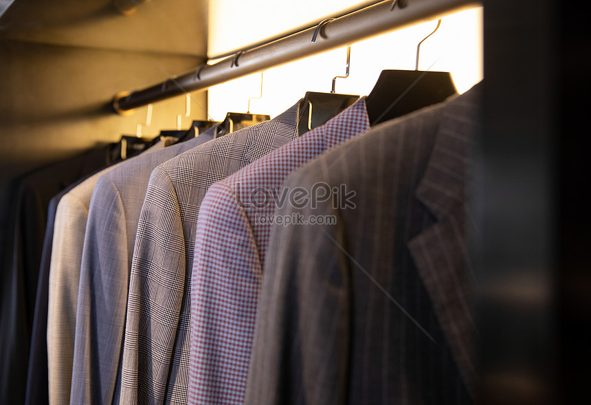 Exhibición De Ropa En La Tienda De Ropa Foto | Descarga Gratuita HD Imagen  de Foto - Lovepik