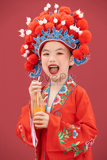 National Tide Costume Little Girl Drinking Soda Picture And HD Photos ...