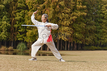 Sword Dance In The Park Picture And HD Photos | Free Download On Lovepik