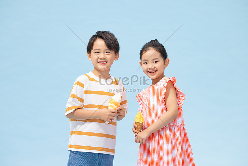 Boy Girl Holding Ice Cream Picture And HD Photos | Free Download On Lovepik