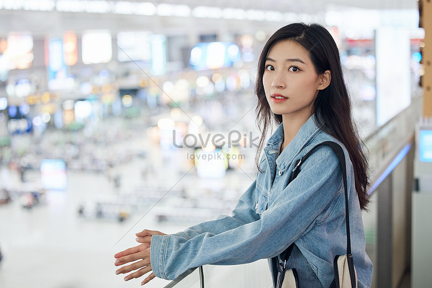 Female Image Of The Train Station Waiting Room Picture And HD Photos