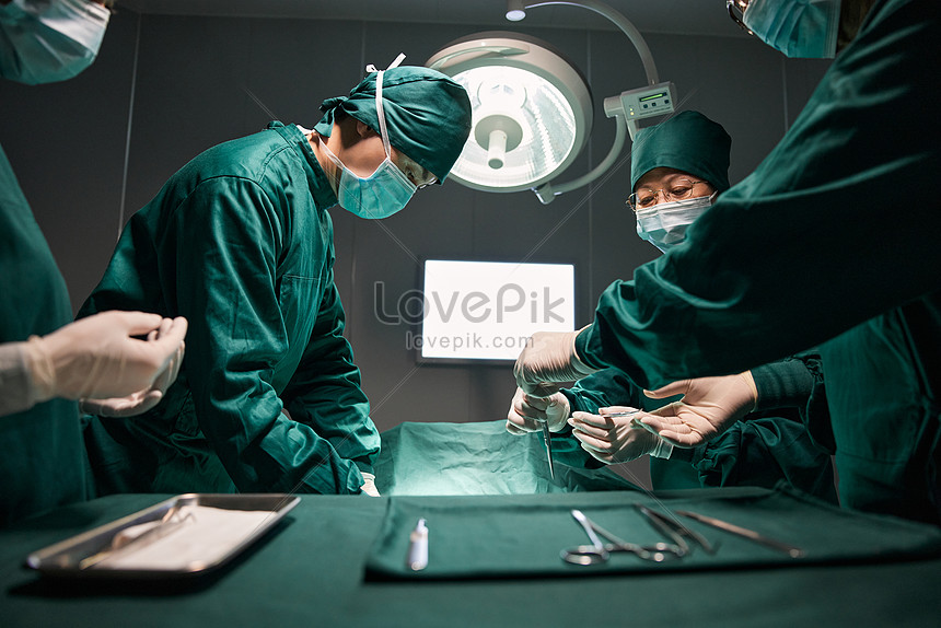 Operating Room Doctor Doing Surgical Surgery Picture And Hd Photos Free Download On Lovepik 