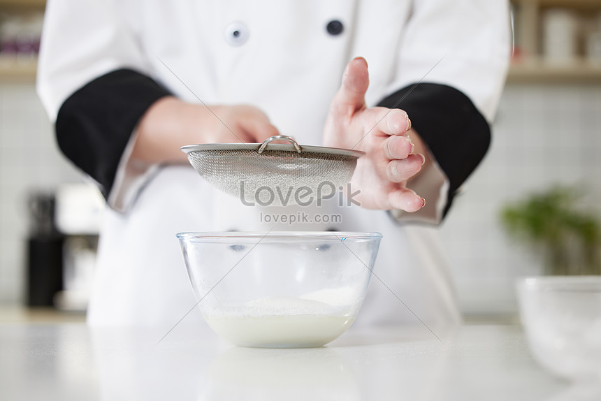 Close Up Of Pastry Maker Making Cake Sieve Flour Picture And HD Photos ...