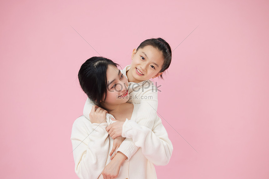 Intimate Mother Daughter Image Picture And Hd Photos Free Download On Lovepik