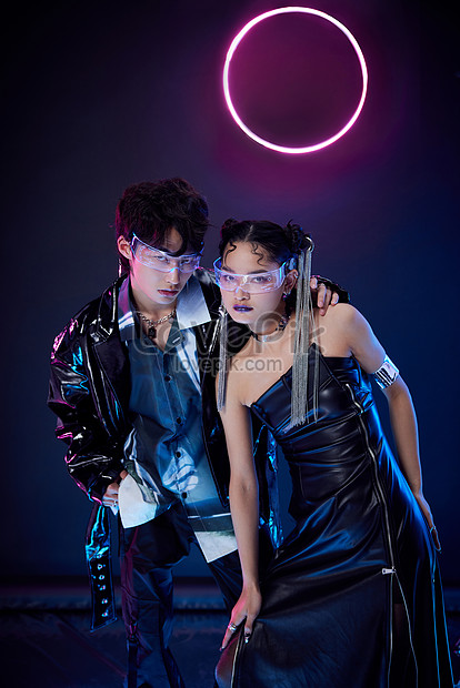 Cyberpunk Futuristic Couple Picture And HD Photos | Free Download On ...