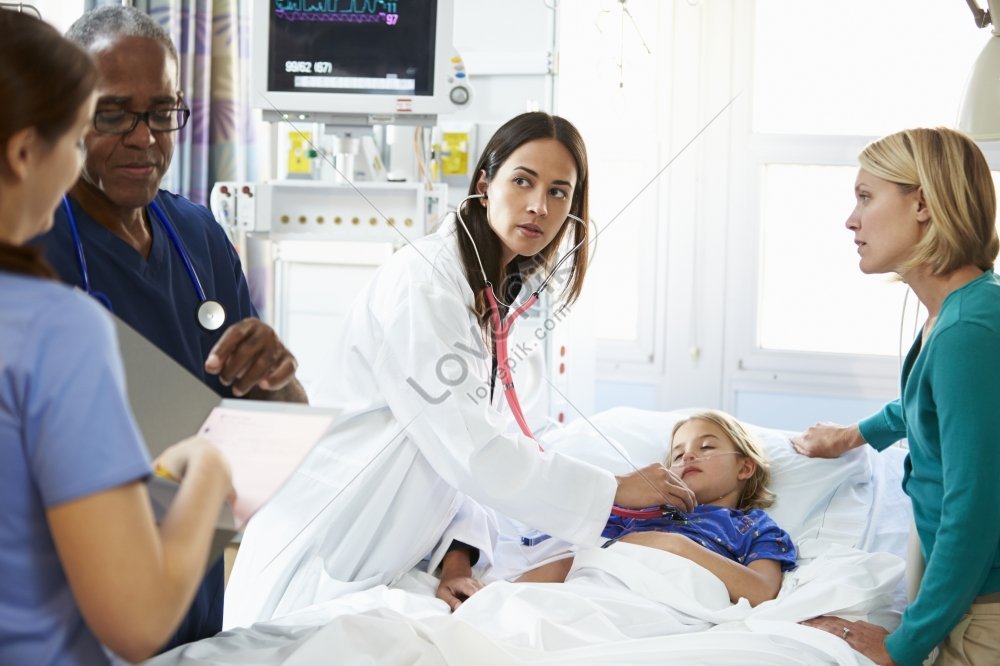 Mother And Daughter With Staff In Icu Picture And HD Photos | Free ...