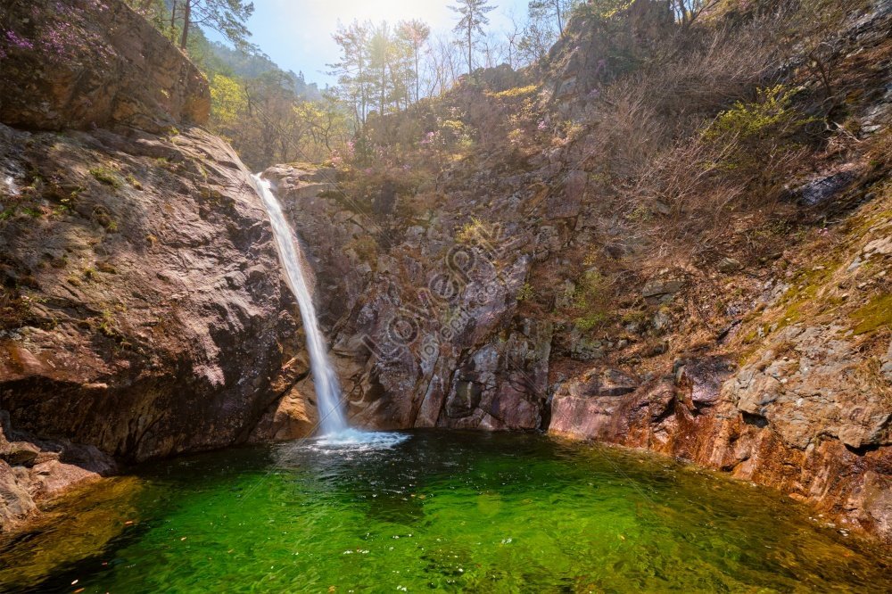 Национальный парк Сораксан водопад