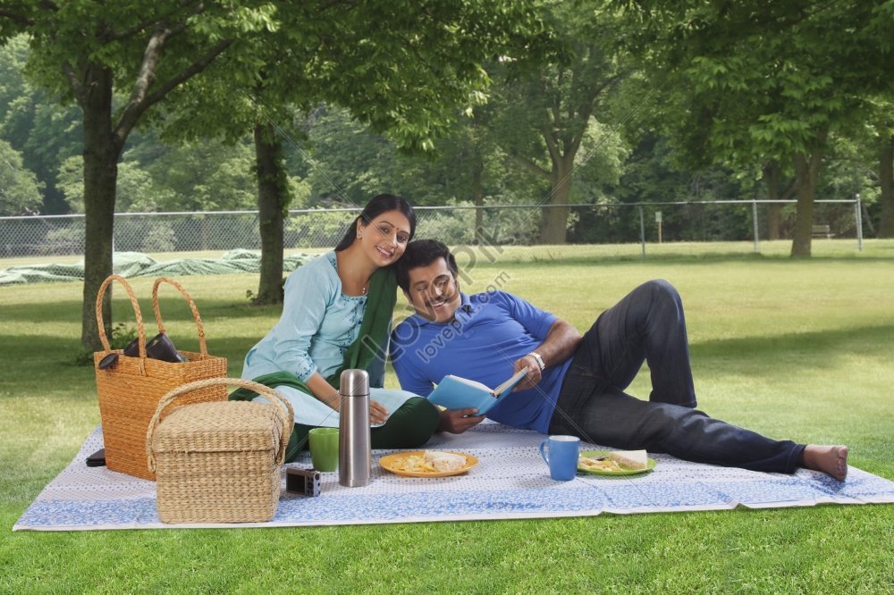 Couples Picnic Photo Picture And HD Photos | Free Download On Lovepik