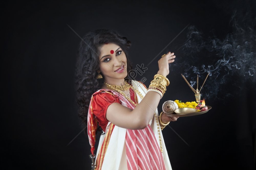 Portrait Of A Bengali Woman With A Puja Thali Photo Picture And HD ...