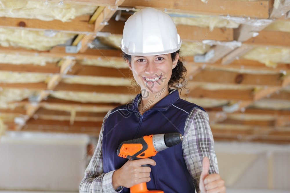 Larawan Ng Babaeng Construction Worker Na May Hawak Na Drill Na May Thumbs Up Larawannumero Ng 0597