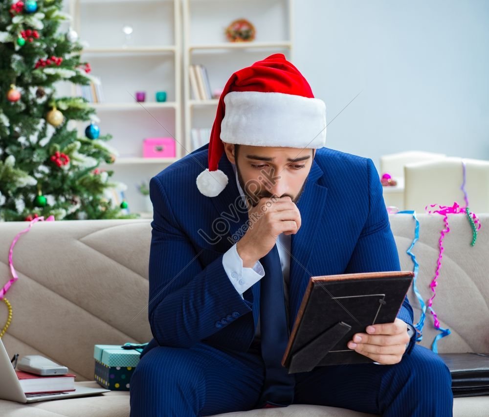 the businessman working from home during the christmas season a photographic essay, tree, sad, xmas HD Photo